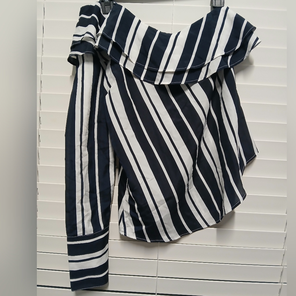 Nwt Striped Off-Shoulder Blouse Xs